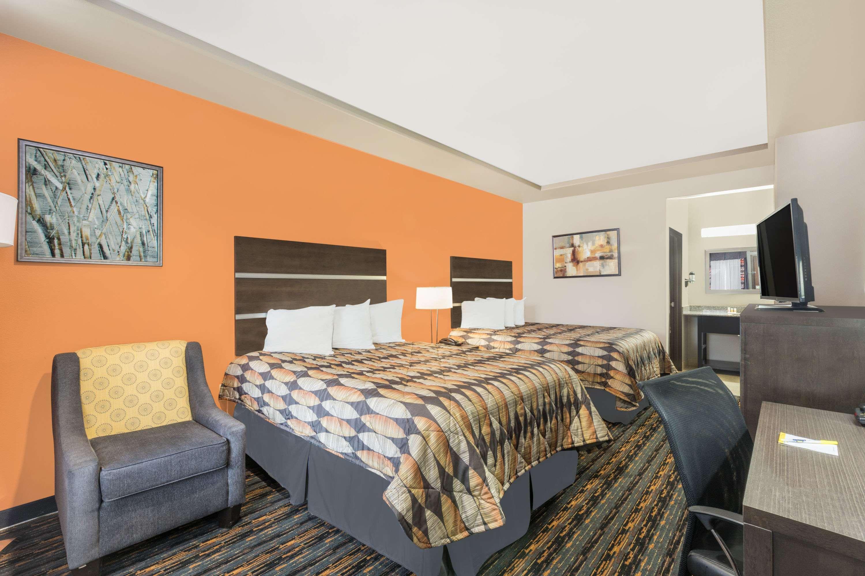 Days Inn By Wyndham Dilley Exterior photo