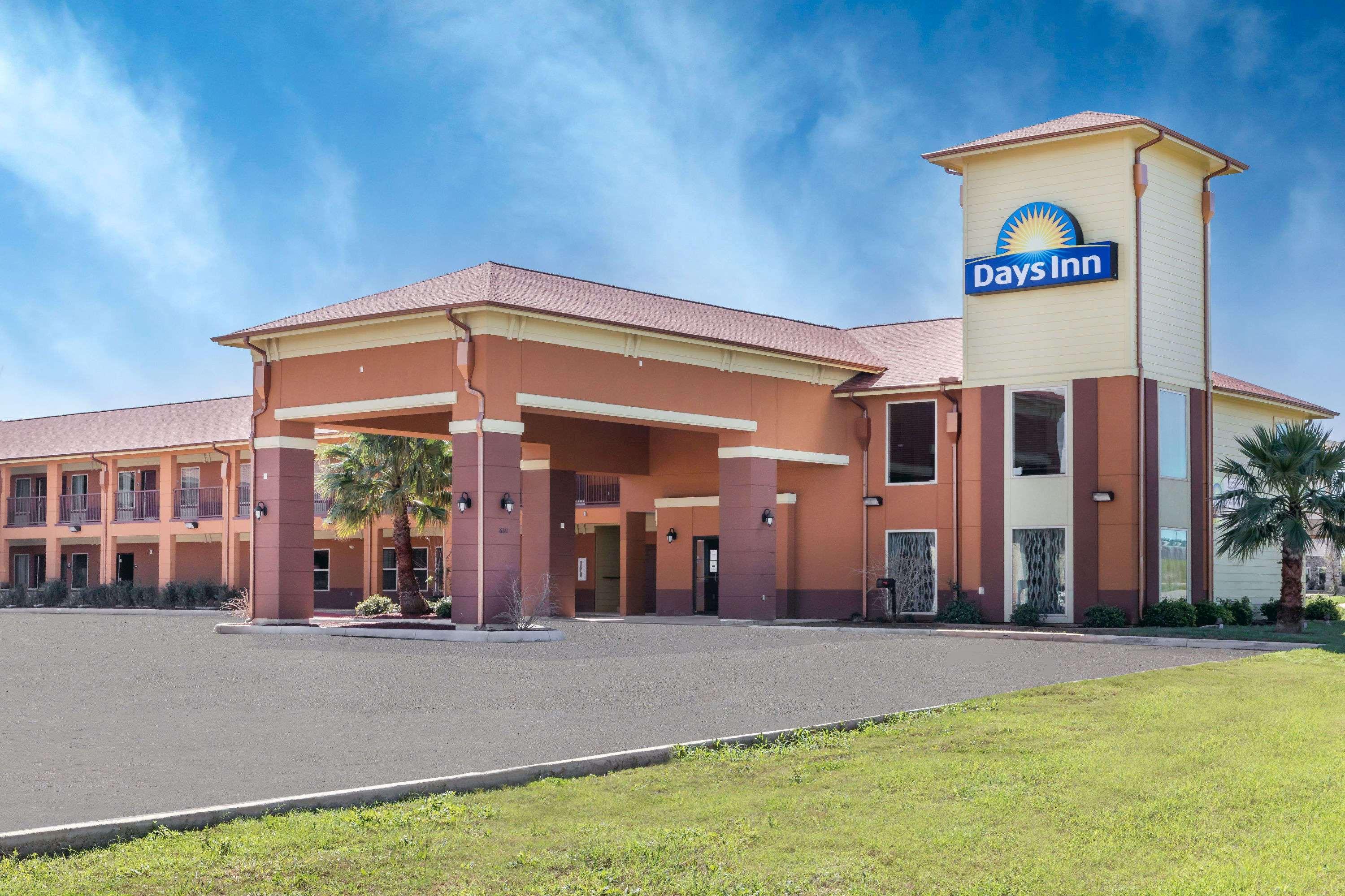 Days Inn By Wyndham Dilley Exterior photo