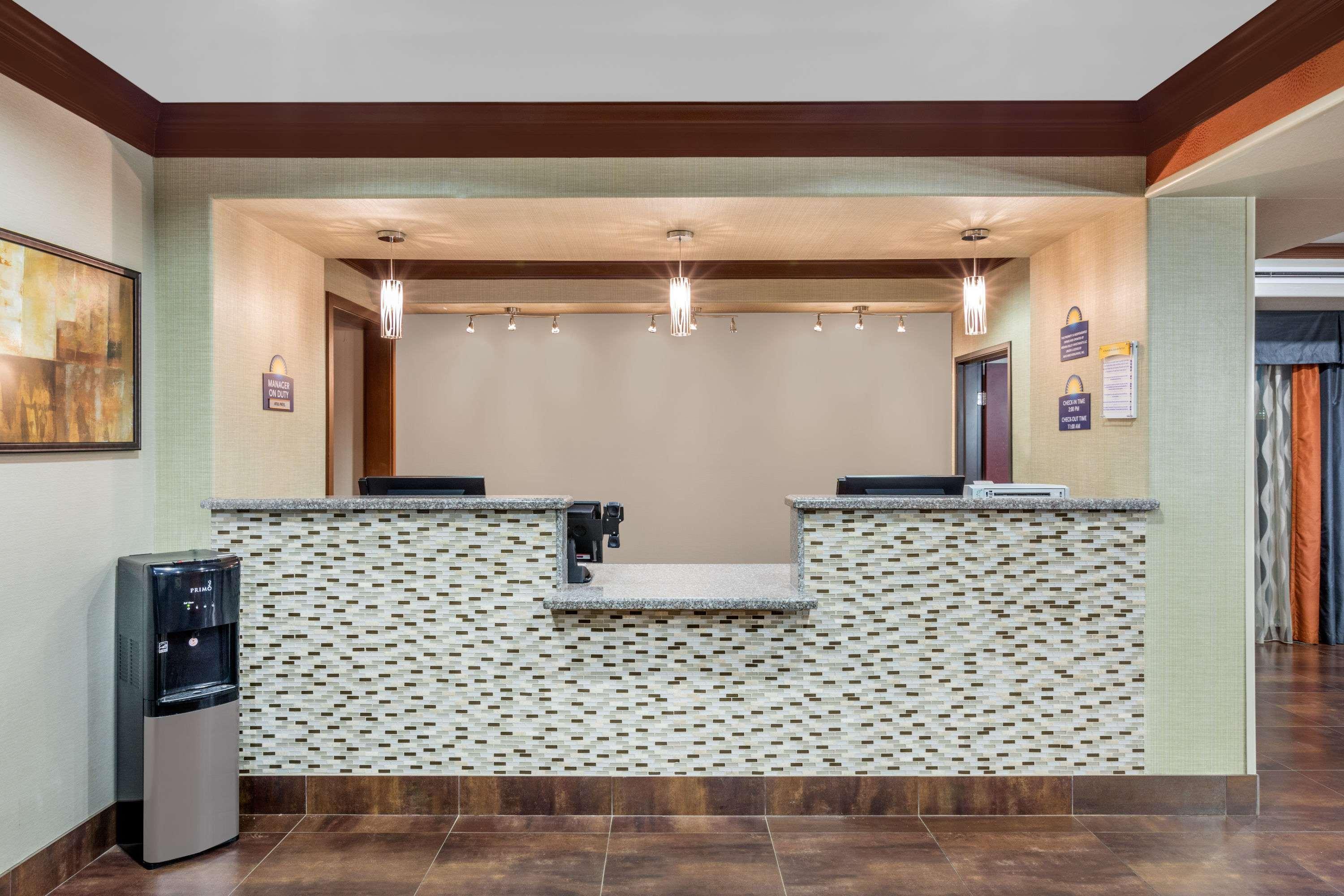 Days Inn By Wyndham Dilley Exterior photo